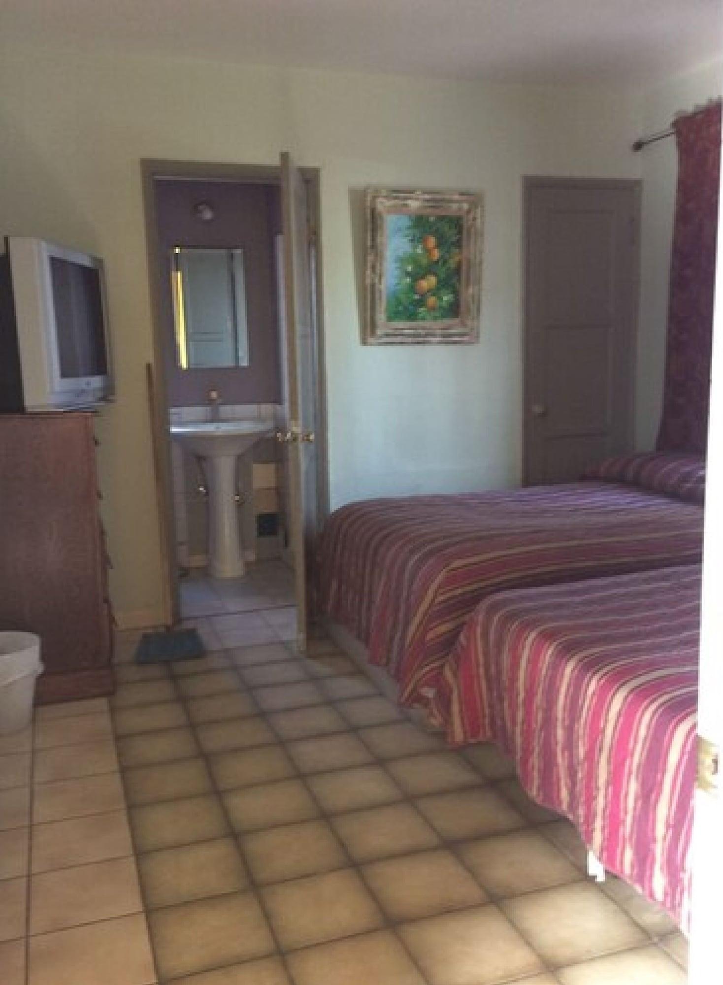 Pavilions Hotel 3*