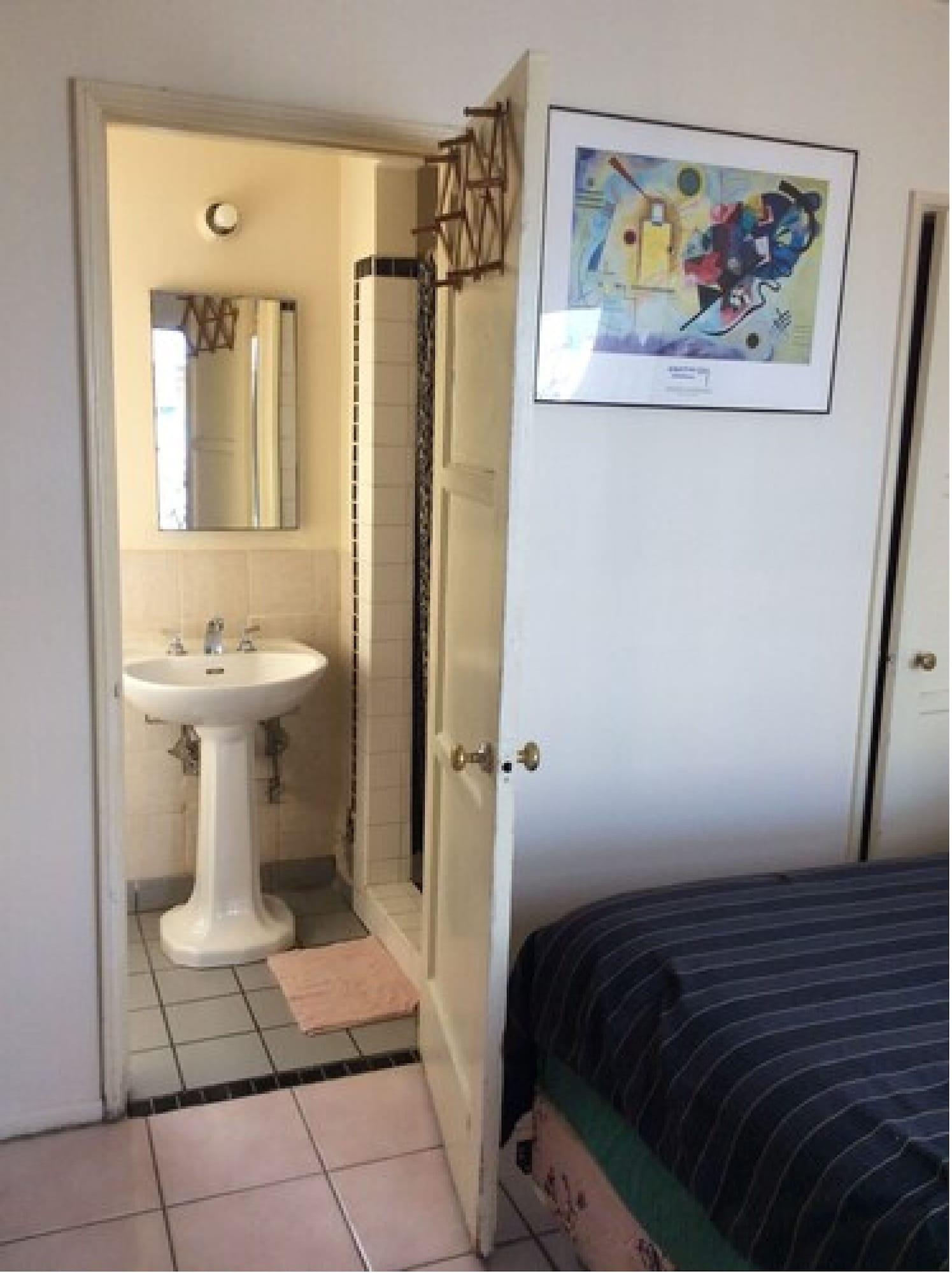 Pavilions Hotel 3*