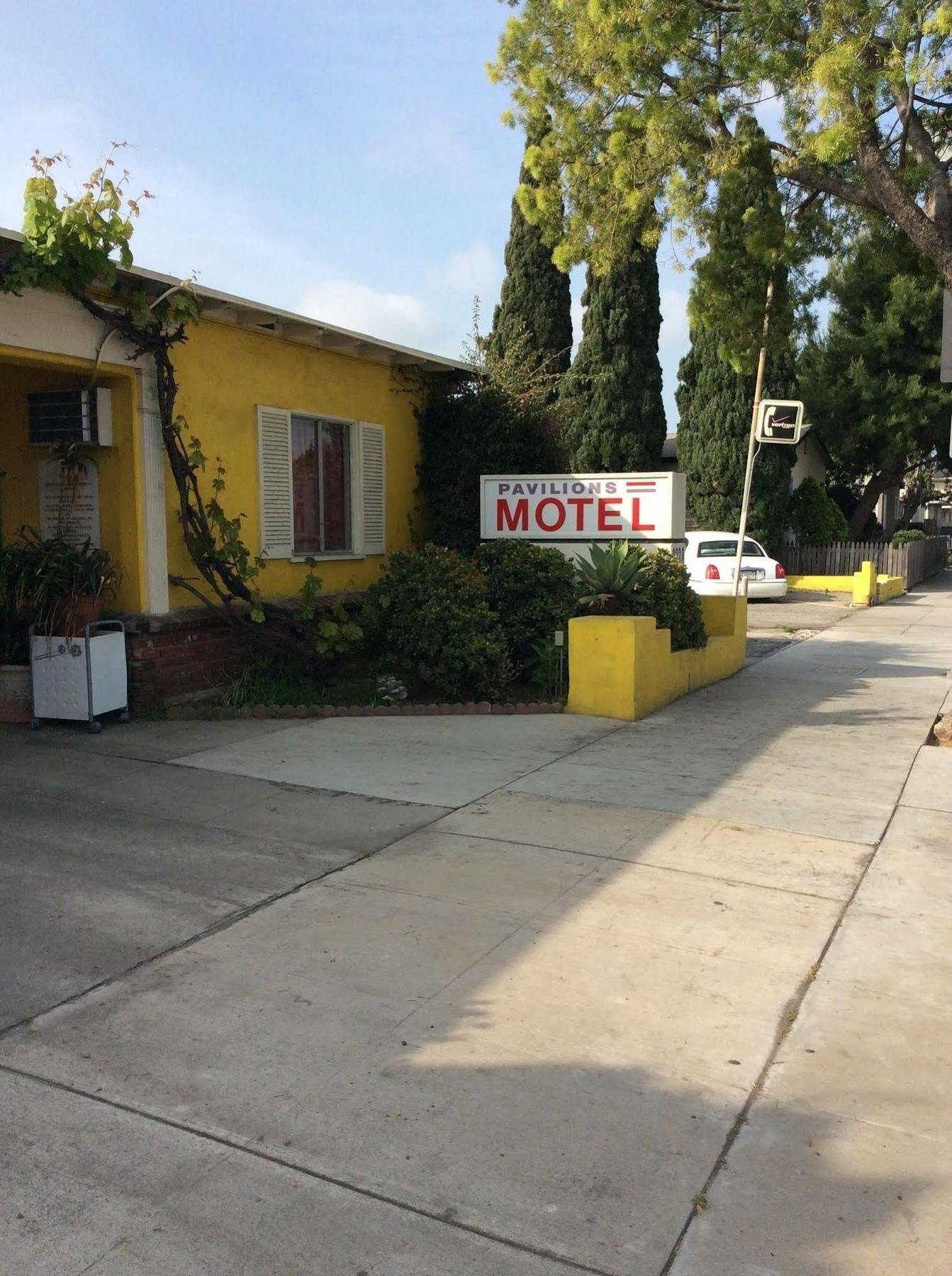 Pavilions Hotel 3*