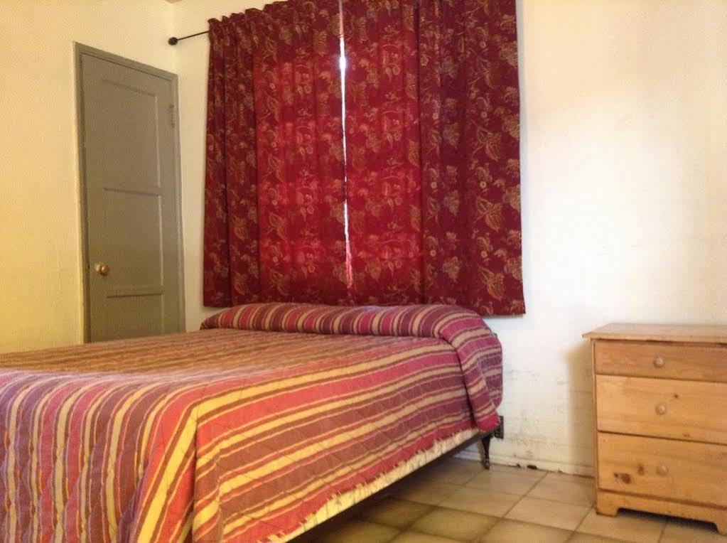 Pavilions Hotel 3*